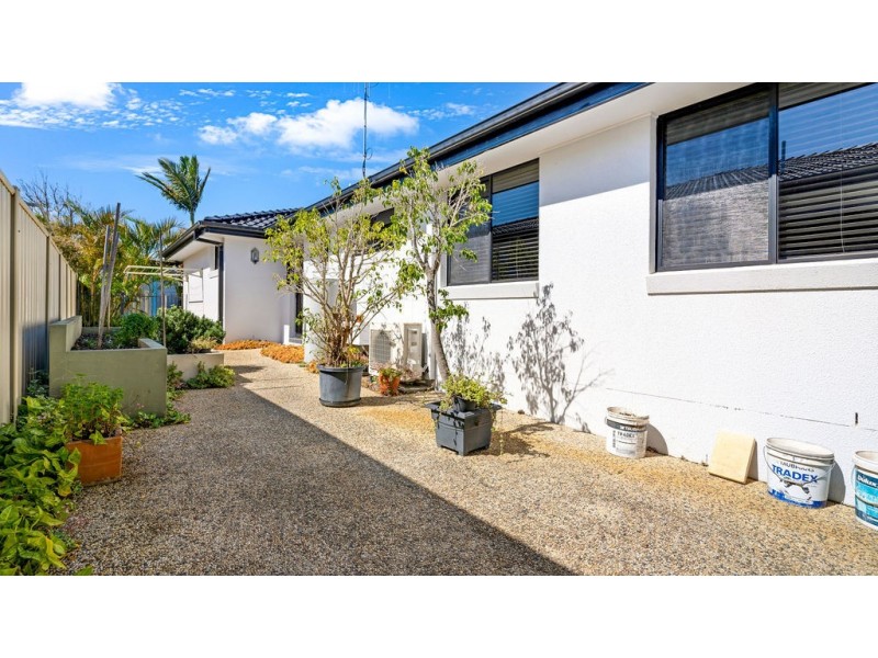 13 Shantull Drive, Wallabi Point NSW 2430