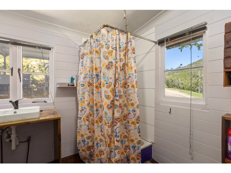 219 Beetons Road, Caffreys Flat NSW 2424