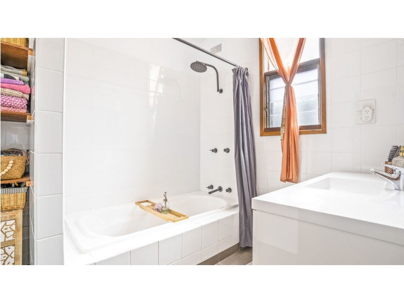 15 McPherson Street, Wingham NSW 2429