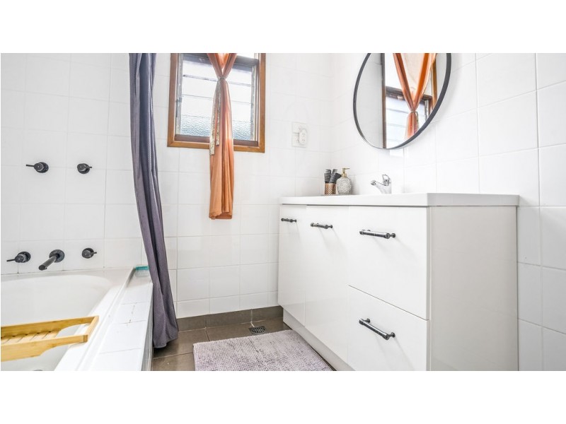 15 McPherson Street, Wingham NSW 2429