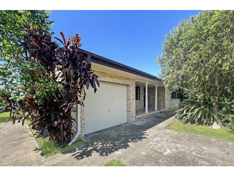 37 Appletree Street, Wingham NSW 2429