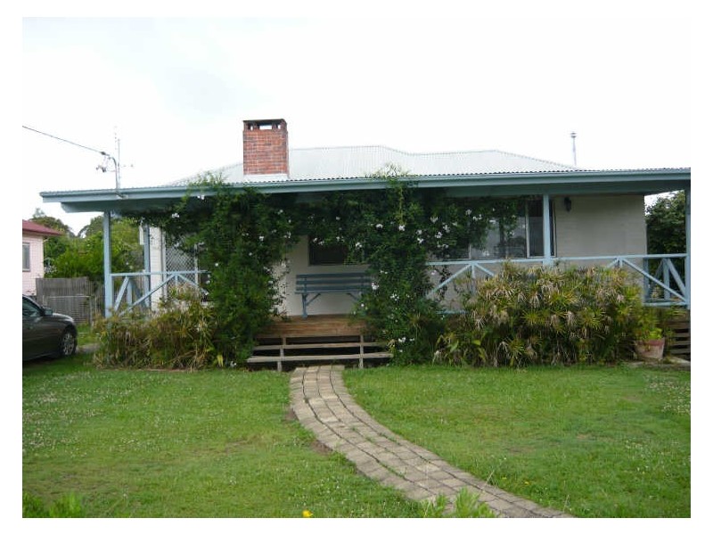 8 Keech Street, Wingham NSW 2429