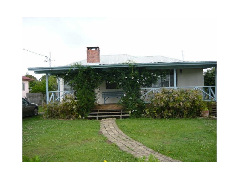 8 Keech Street, Wingham NSW 2429