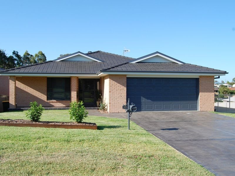 15 Country Club Drive, Wingham NSW 2429