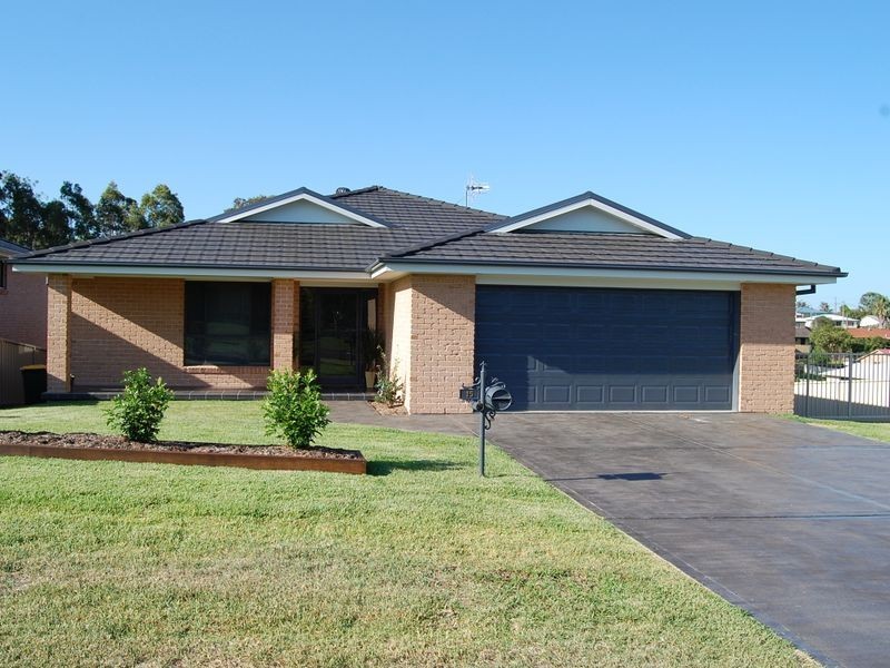 15 Country Club Drive, Wingham NSW 2429