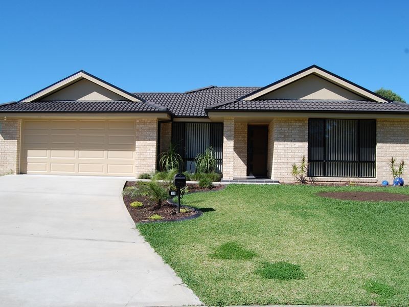 13 Hunter Place, Wingham NSW 2429