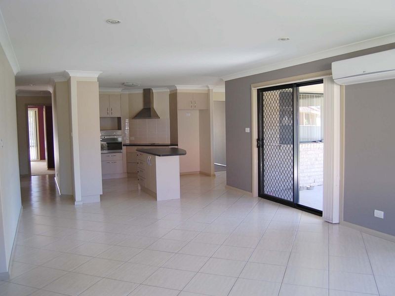 13 Hunter Place, Wingham NSW 2429