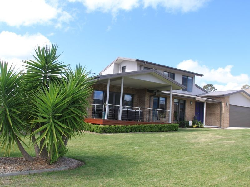1 Treetops Parade, Wingham NSW 2429