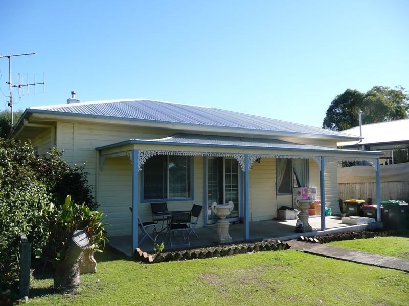 2 Machin Parade, Wingham NSW 2429