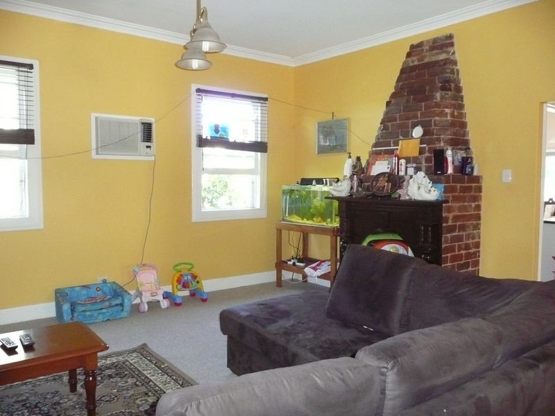 2 Machin Parade, Wingham NSW 2429