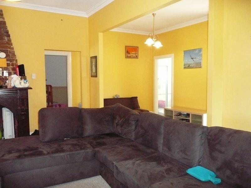 2 Machin Parade, Wingham NSW 2429