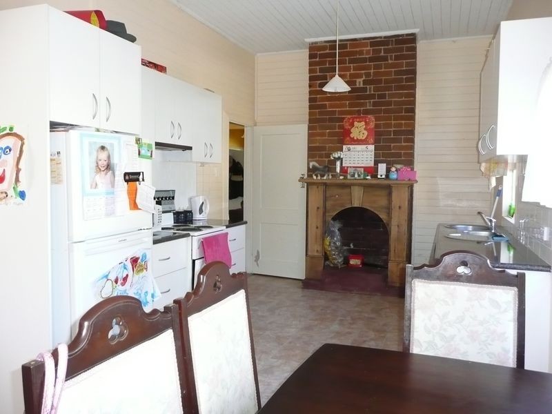 2 Machin Parade, Wingham NSW 2429