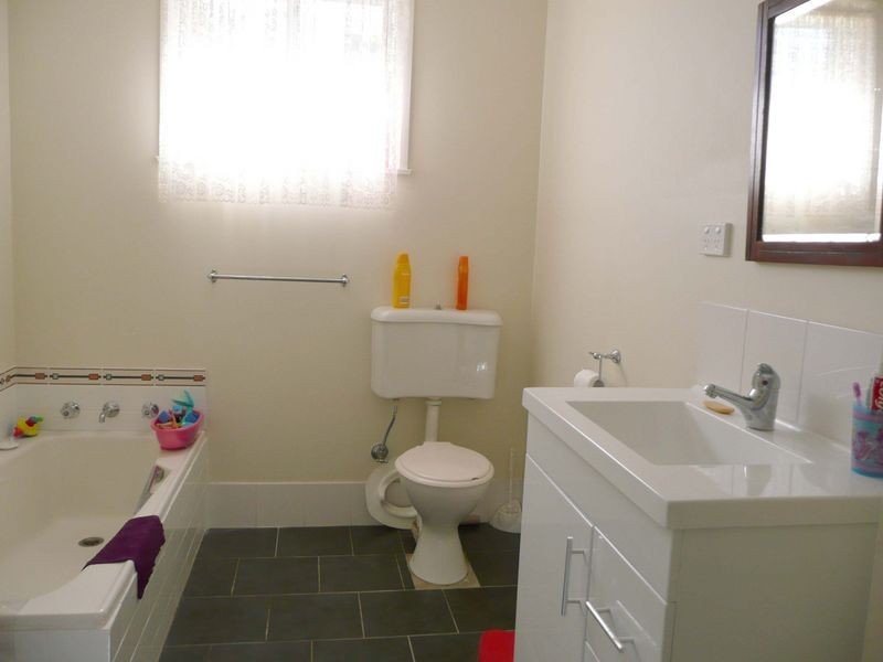 2 Machin Parade, Wingham NSW 2429