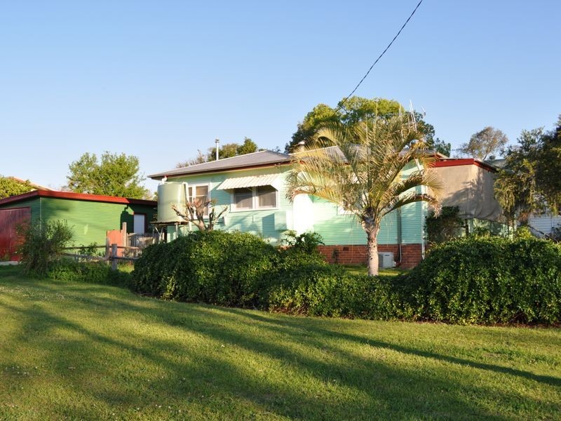 7 Rowley Street, Wingham NSW 2429