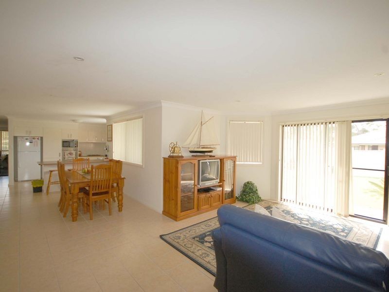 21 Hunter Place, Wingham NSW 2429