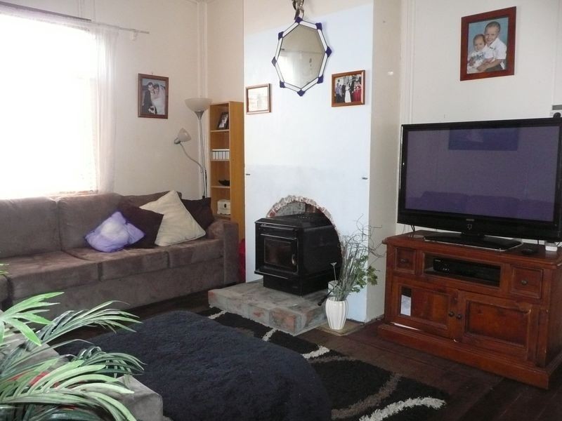 8 Bent Street, Wingham NSW 2429