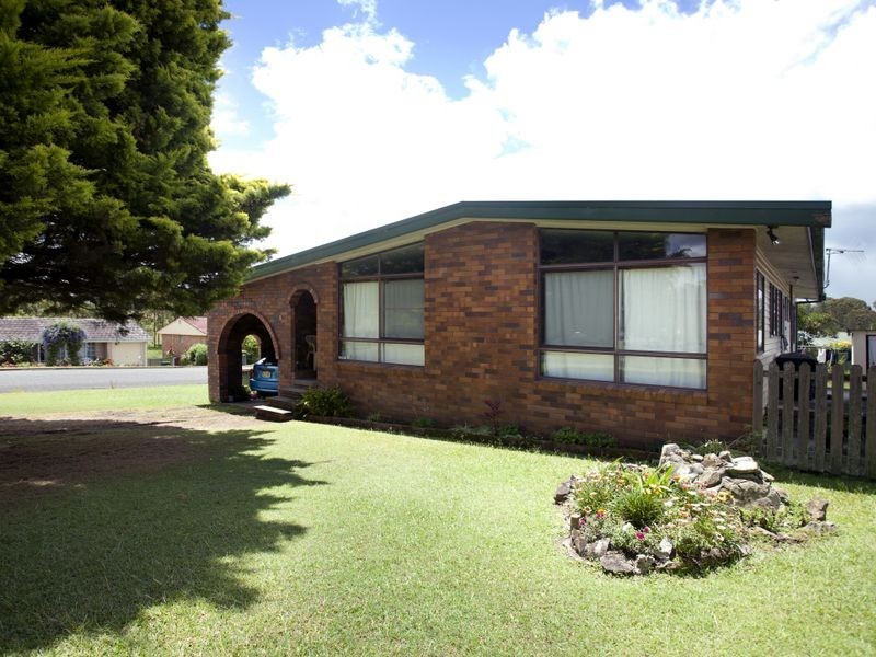 2 Hillcrest Avenue, Wingham NSW 2429