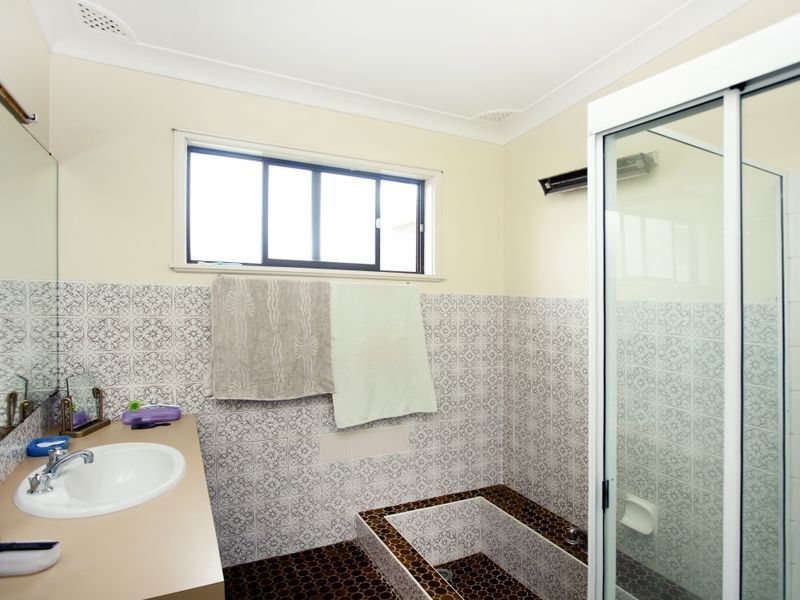 2 Hillcrest Avenue, Wingham NSW 2429