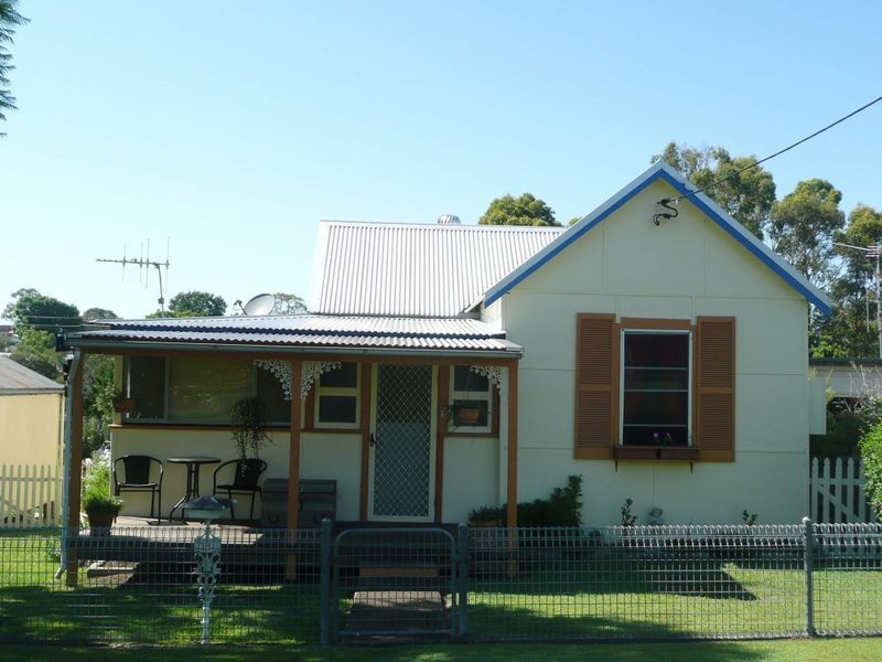 13 Rouse Street, Wingham NSW 2429