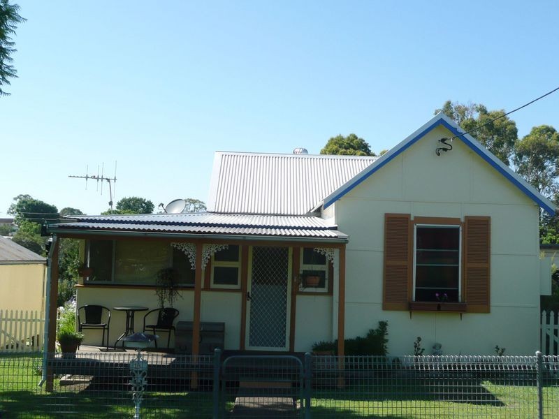 13 Rouse Street, Wingham NSW 2429