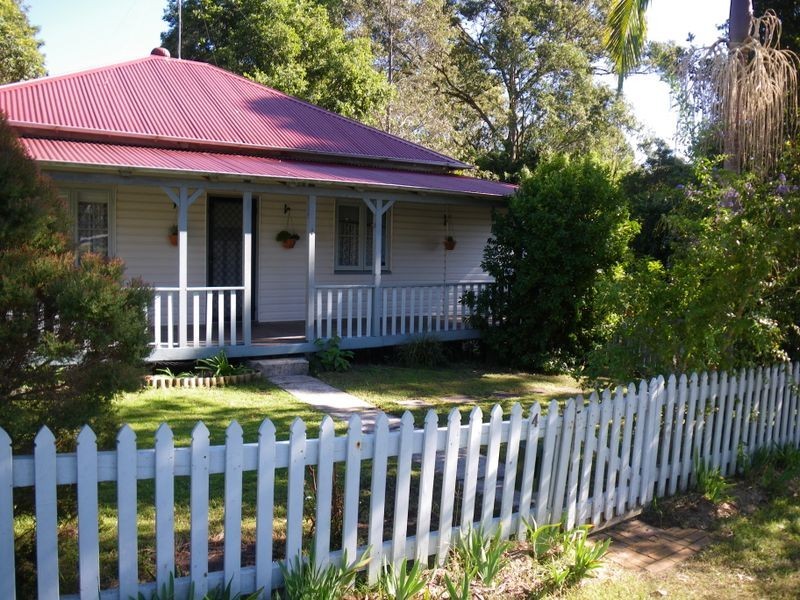 4 Queen Street, Wingham NSW 2429