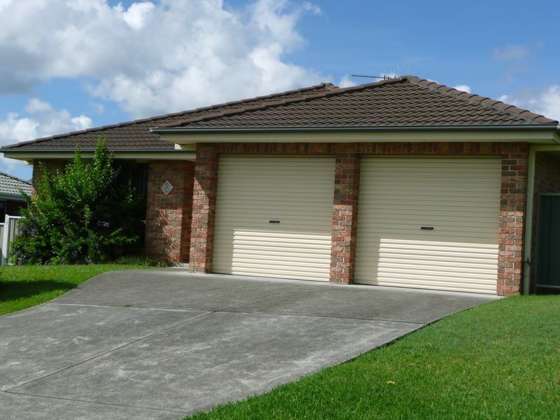 8 Country Club Drive, Wingham NSW 2429