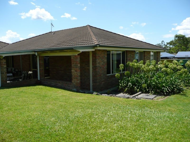 8 Country Club Drive, Wingham NSW 2429