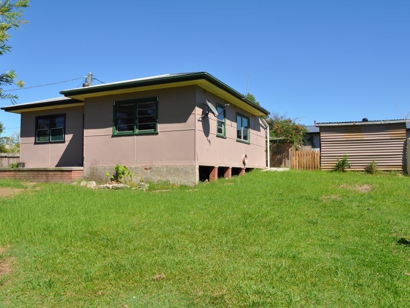 86 Queen Street North, Wingham NSW 2429