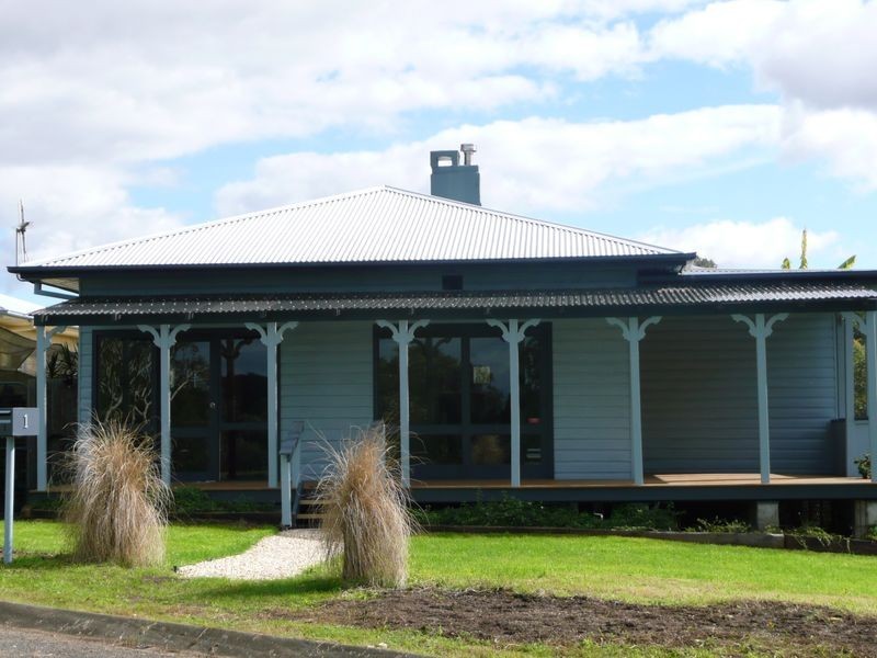 1 Machin Parade, Wingham NSW 2429