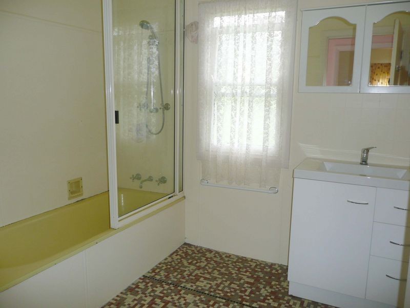 2 McPherson Street, Wingham NSW 2429