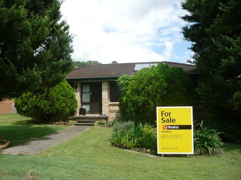 24 Belbourie Street, Wingham NSW 2429