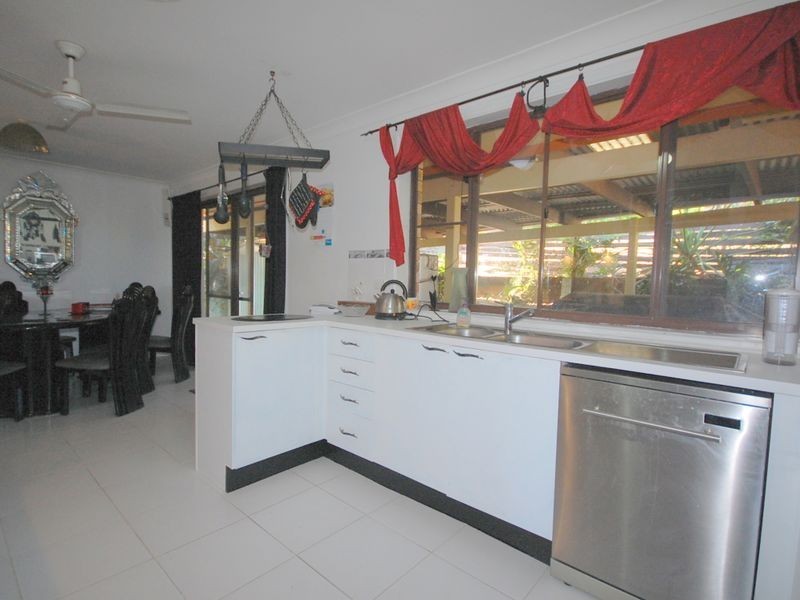 6 Tata Place, Tinonee NSW 2430