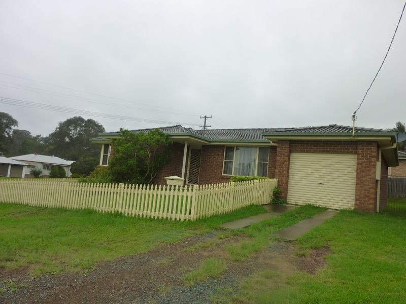 16 Claxton Street, Tinonee NSW 2430