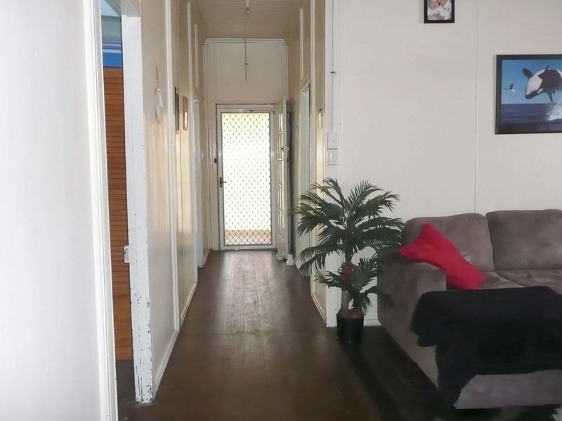 8 Bent Street, Wingham NSW 2429