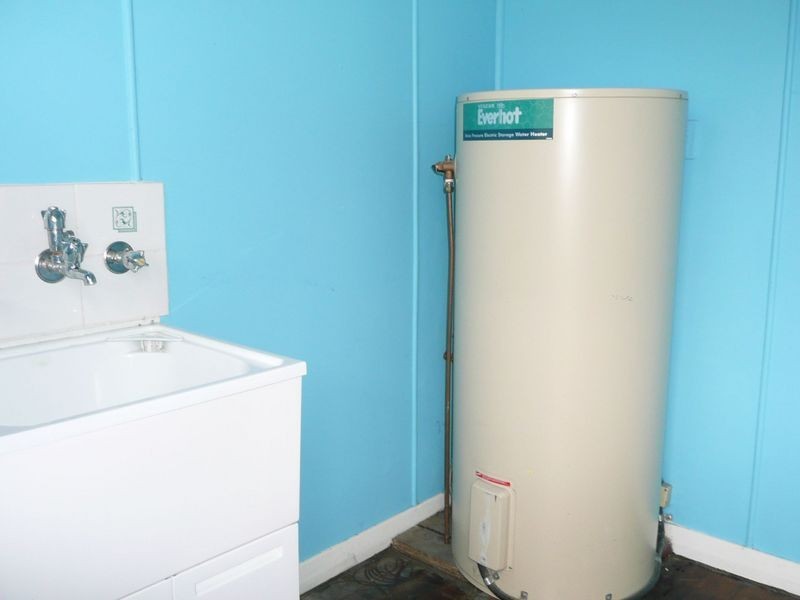 2 McPherson Street, Wingham NSW 2429