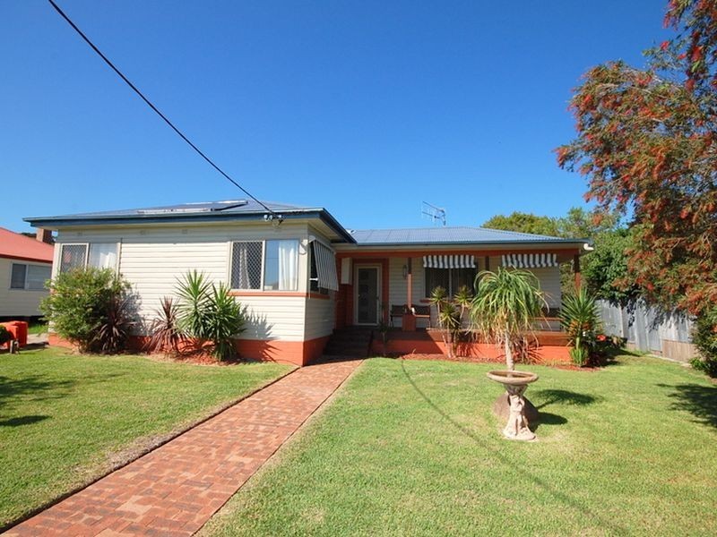 32 Combined Street, Wingham NSW 2429