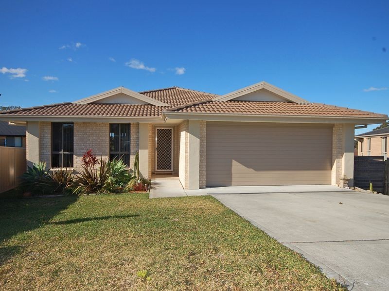 4 Treetops Parade, Wingham NSW 2429