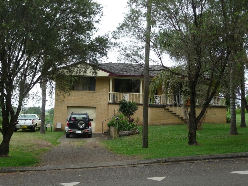 2 Farquhar Street, Wingham NSW 2429