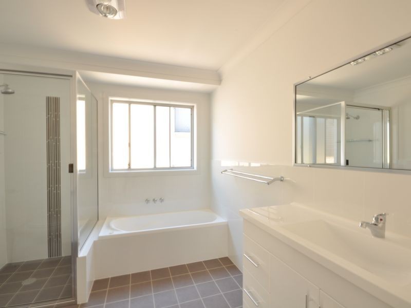 8 Treetops Parade, Wingham NSW 2429