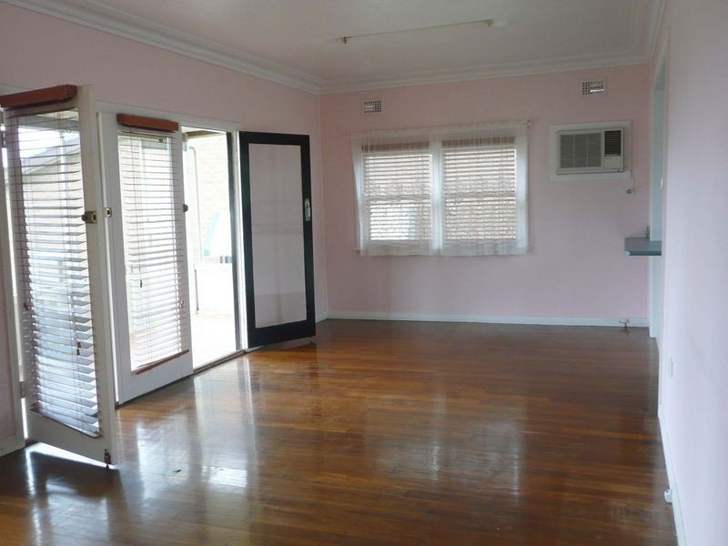 2 McPherson Street, Wingham NSW 2429