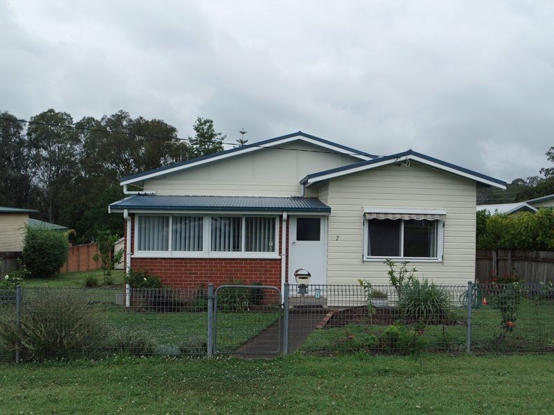 7 Rouse Street, Wingham NSW 2429