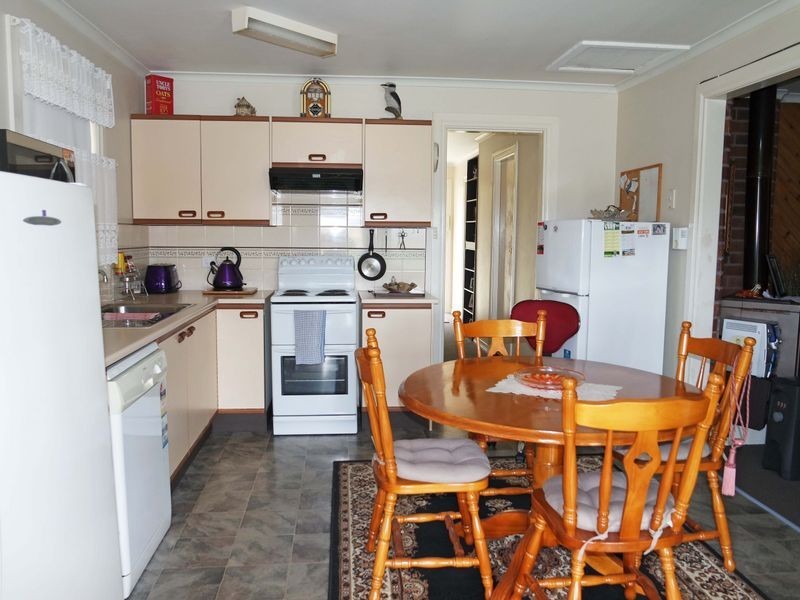 37 Murray Road, Wingham NSW 2429
