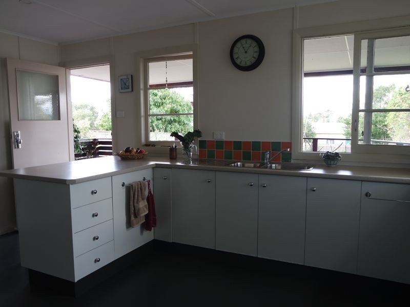 15 Queen Street, Wingham NSW 2429