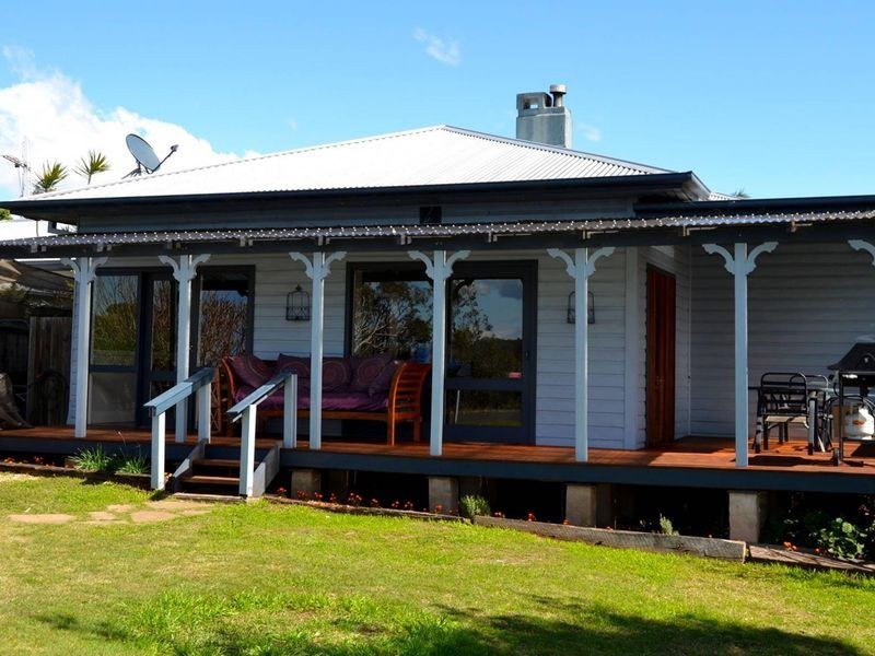 1 Machin Parade, Wingham NSW 2429