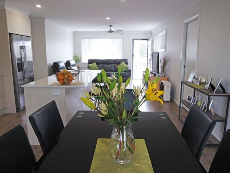 2/4 Appletree Street, Wingham NSW 2429