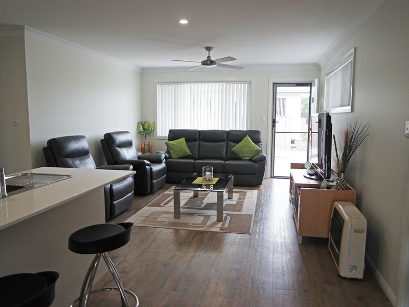 2/4 Appletree Street, Wingham NSW 2429