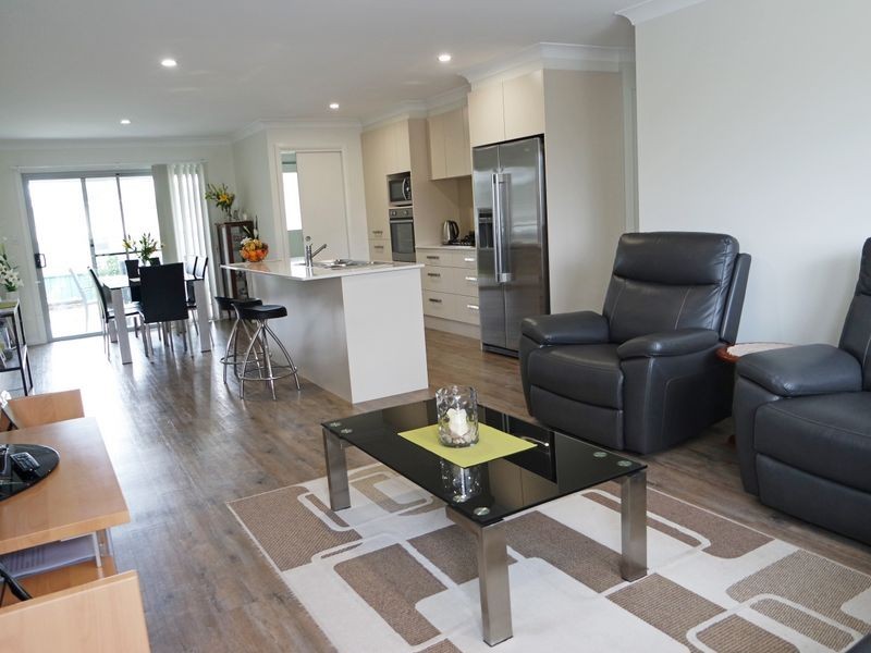 2/4 Appletree Street, Wingham NSW 2429