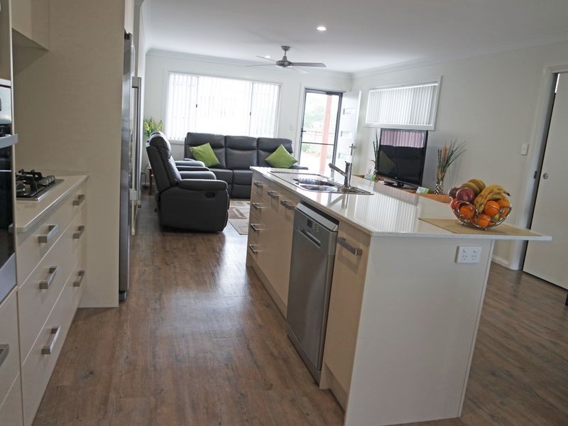 2/4 Appletree Street, Wingham NSW 2429