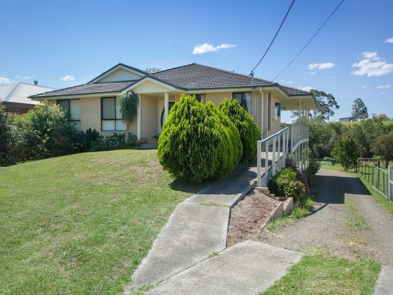 15 West Appletree Street, Wingham NSW 2429