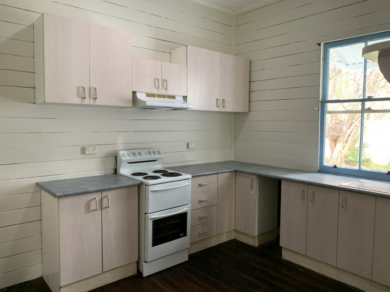 24 William Street, Wingham NSW 2429